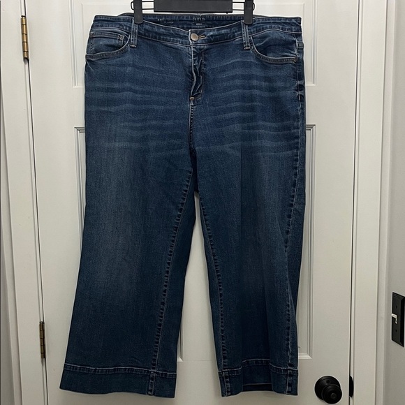 a.n.a Dark Blue Wash Wide Leg Crop Jeans - Size 18W - Picture 1 of 15